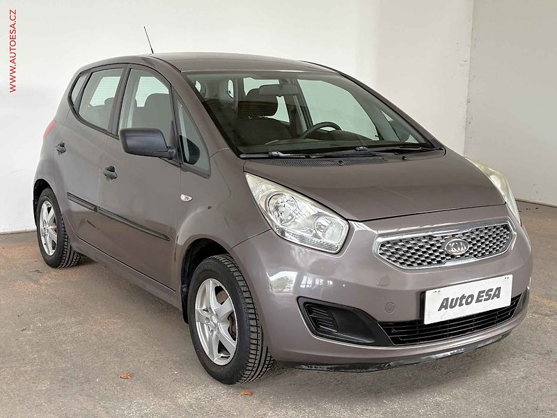 Kia Venga (2011) 1.4i, ČR, AC, park.asist - fotka 1 z 13