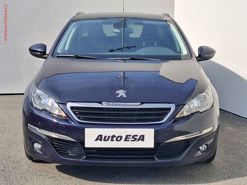 Peugeot 308 (2015) 1.6 HDi, 1.maj, AC, park - fotka 2 z 16