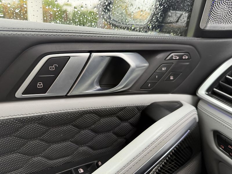 BMW X6 (2020) BMW X6M Competition - fotka 24 z 27