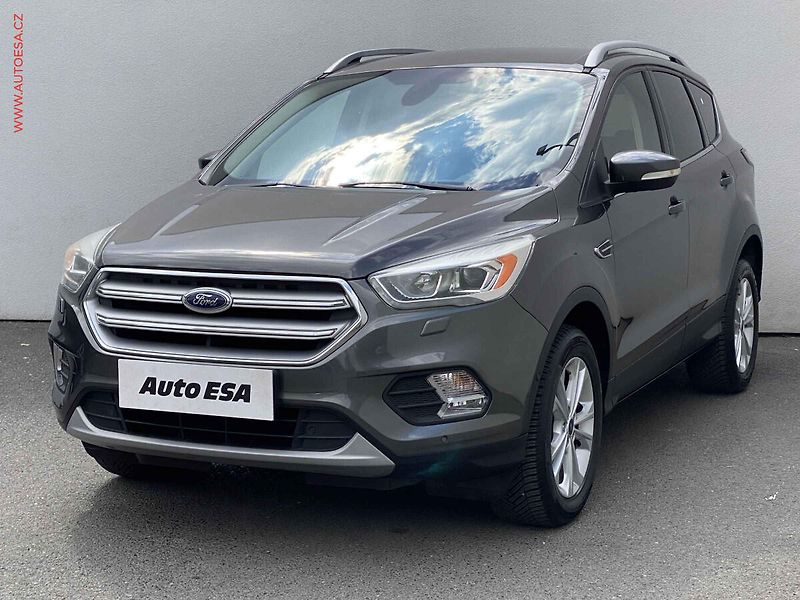 Ford Kuga (2017) 1.5 EB, Titanium, navi - fotka 3 z 16