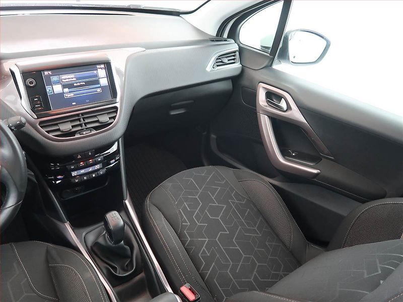 Peugeot 2008 (2014) Active 1.2 VTi, ČR,1.maj - fotka 8 z 19