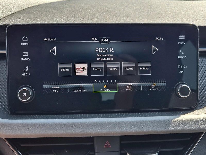 Škoda Scala (2024) Top Selection 1.0 TSI 85 kW 6° - fotka 28 z 36