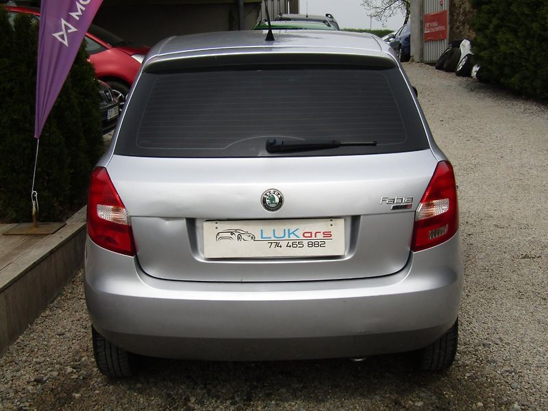 Škoda Fabia (2008) 1.4 TDI  59kW - fotka 12 z 32