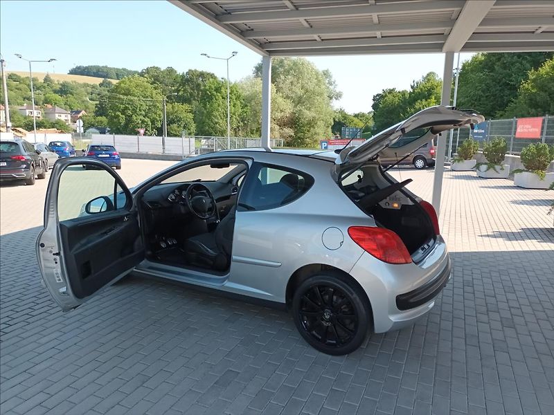 Peugeot 207 1,6 i,110kw,KŮŽE,KOLA,PANORAMA - fotka 10 z 34