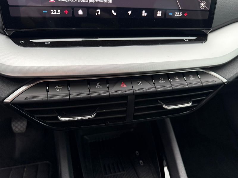 Škoda Octavia Selection 1.5 TSI 110kW Combi - fotka 19 z 25