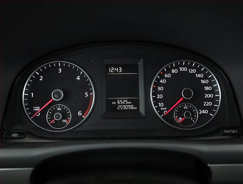 Volkswagen Touran (2011) 1.6 TDI, 7 míst, Tempomat - fotka 8 z 18