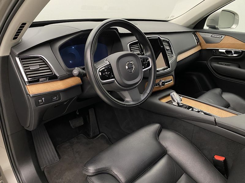 Volvo XC90 B5 AWD INSCRIPTION REZERVACE - fotka 4 z 49