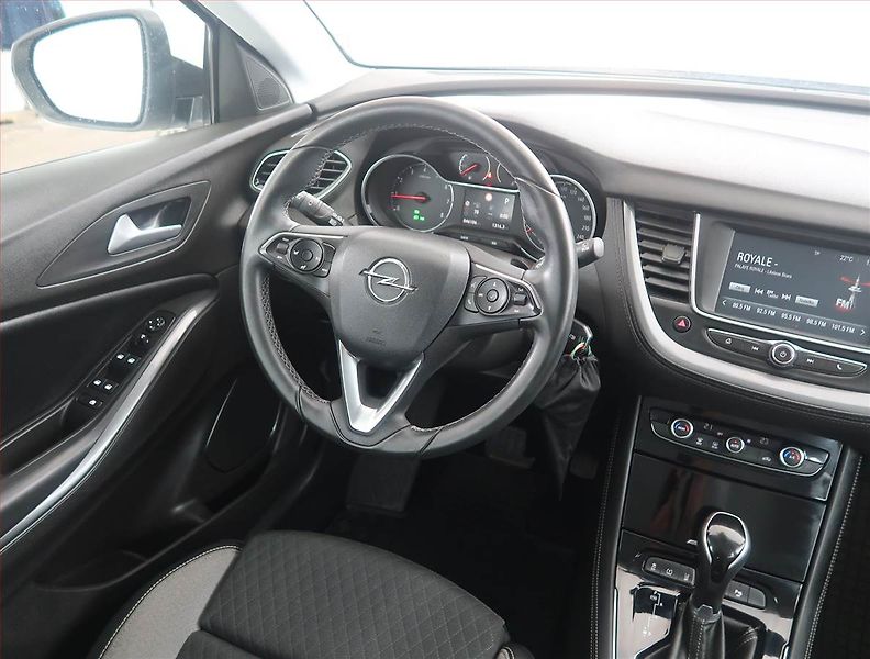 Opel Grandland X (2020) 1.2 Turbo, Automat, Serv.kniha - fotka 7 z 17