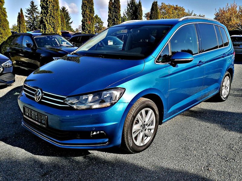 Volkswagen Touran (2022) 2.0 TDi DSG,110kW,Highline,ACC - fotka 2 z 26
