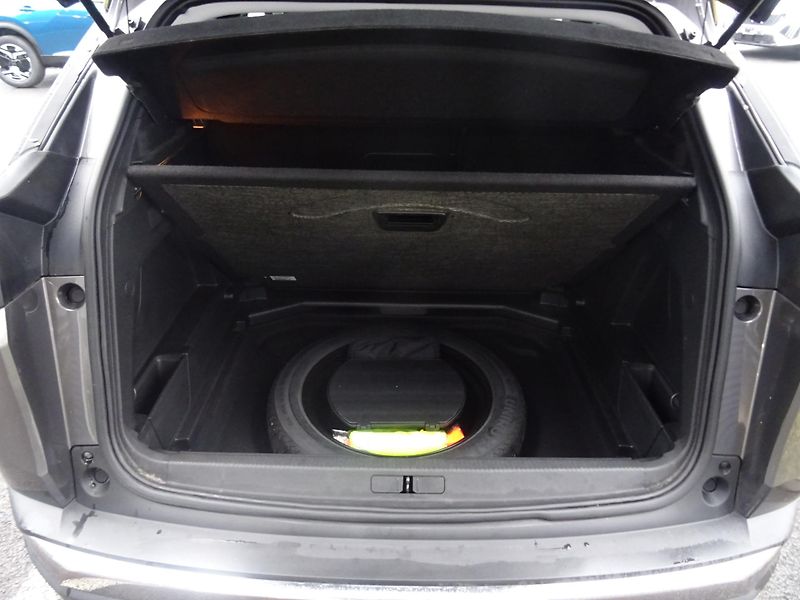 Peugeot 3008 (2022) ALLURE 1.5 BHDi S&S 130k EAT8 - fotka 20 z 73