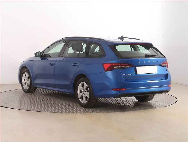 Škoda Octavia (2021) 2.0 TDI, Automat, Serv.kniha - fotka 4 z 22