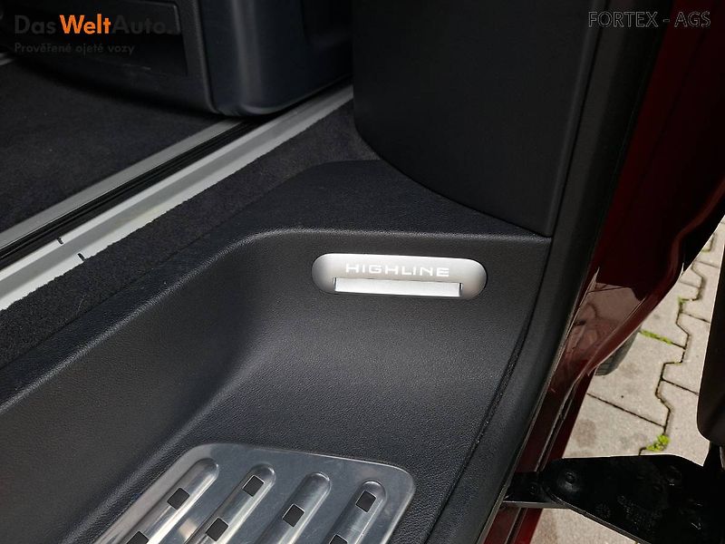 Volkswagen Multivan (2019) Highline,2.0 TDI,146kW,DSG,4Mo - fotka 32 z 35