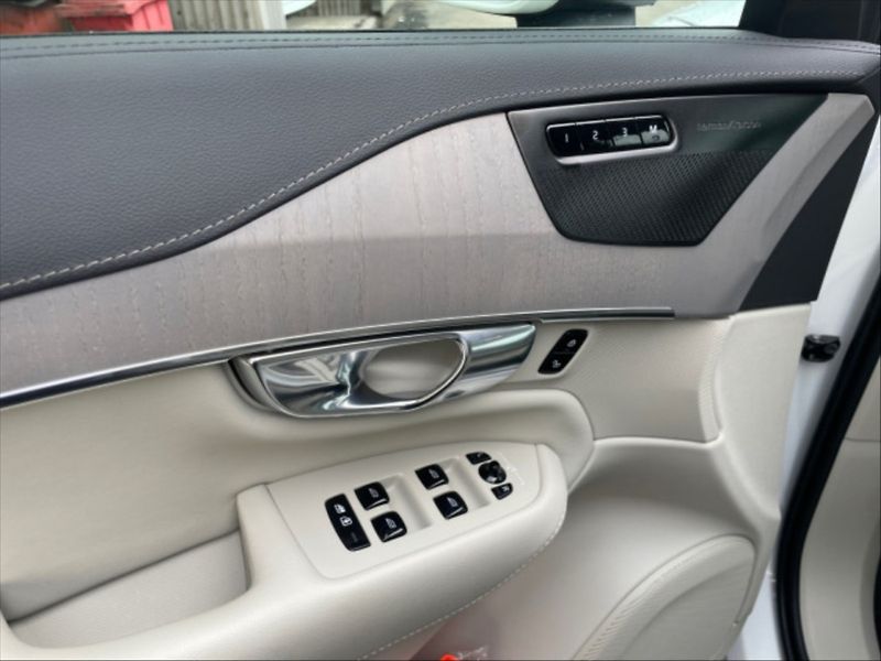 Volvo XC90 2,0 B5 AWD D Plus Bright AT - fotka 10 z 10