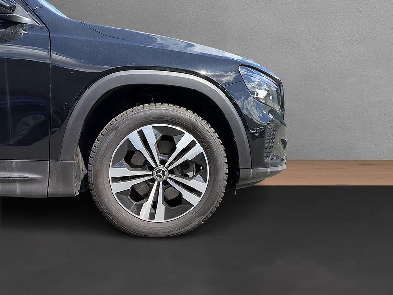 Mercedes-Benz GLB 200d 4MATIC - fotka 15 z 17