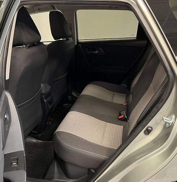 Toyota Auris 1.8 Hybrid AT SELECTION TS - fotka 10 z 16