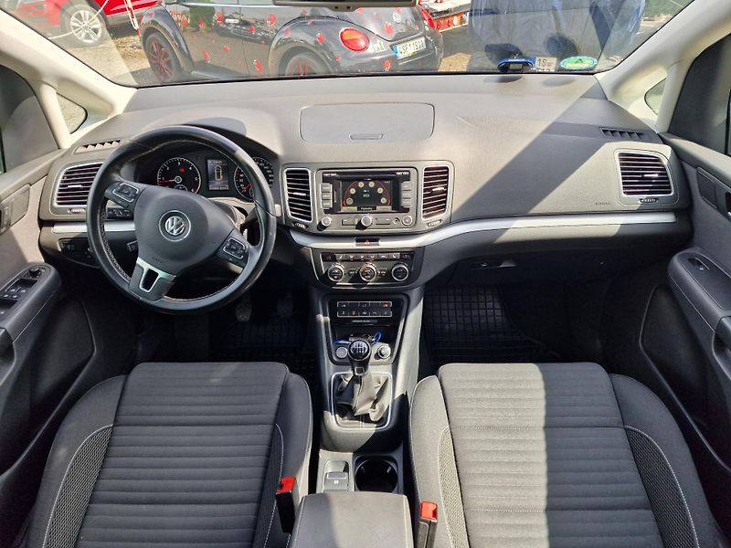 Volkswagen Sharan 2,0TDI CUP 7MÍST KAMERA TAŽNÉ  - fotka 13 z 20