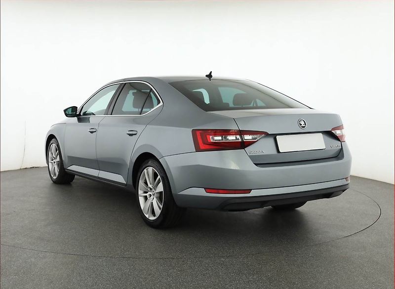 Škoda Superb (2017) Style 2.0 TDI, Automat, Kůže - fotka 4 z 19
