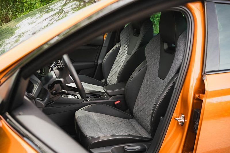 Škoda Octavia (2025) 2.0 TDI, Sportline, Automat - fotka 19 z 32