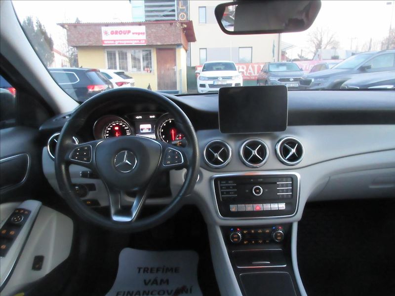 Mercedes-Benz GLA 2,0 - fotka 8 z 19
