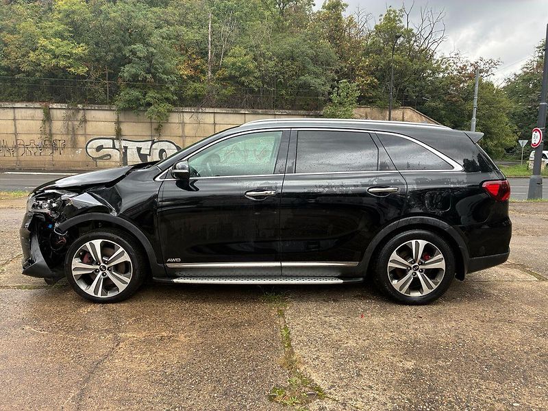 Kia Sorento GT LINE 2.2 CRDi 4x4 7 míst - fotka 4 z 25