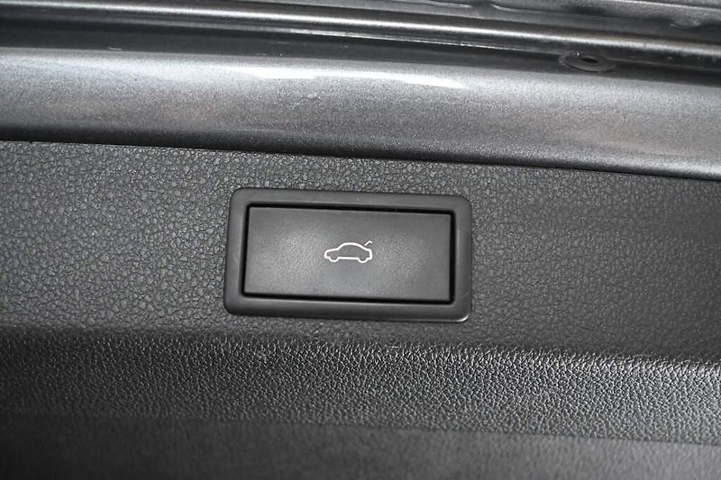 Škoda Superb (2022) 2.0 STYLE LED MATRIX DSG ACC T - fotka 26 z 39