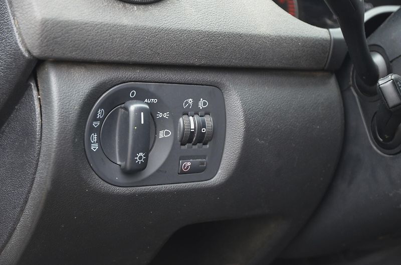 Audi A3 (2007) 2.0 TDi 125kW / STK 05/2028 - fotka 19 z 27