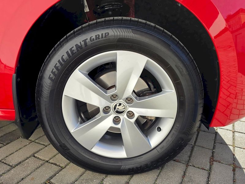 Škoda Kamiq (2021) 1,0TSI 81KW AMBITION - fotka 24 z 26