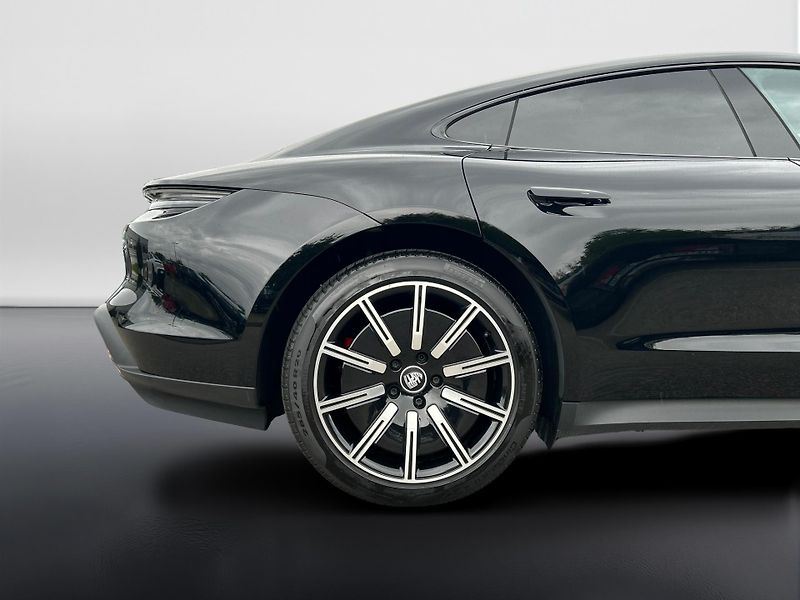 Porsche Taycan (2023) 4S - fotka 11 z 25