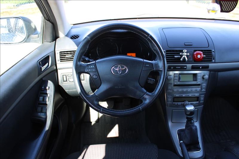 Toyota Avensis 2,2 D4-D  DIG.KLIMA, STK 4/27 - fotka 12 z 24