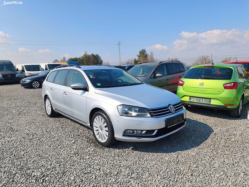 Volkswagen Passat (2011) - fotka 7 z 31