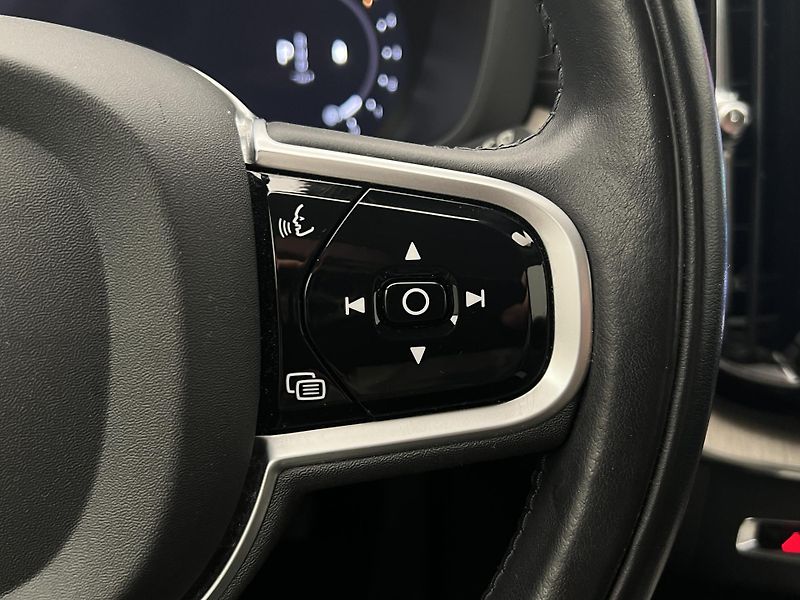 Volvo XC60 B5 AWD INSCRIPTION AUT - fotka 25 z 48