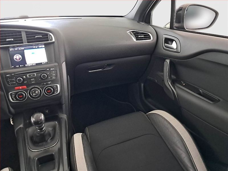 Citroën DS4 (2014) 1.6 e-HDi, po STK, Tažné - fotka 8 z 15