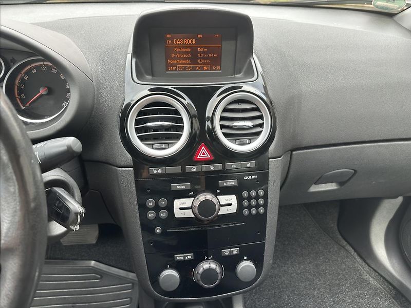 Opel Corsa 1,4 AUTOMAT - fotka 16 z 27