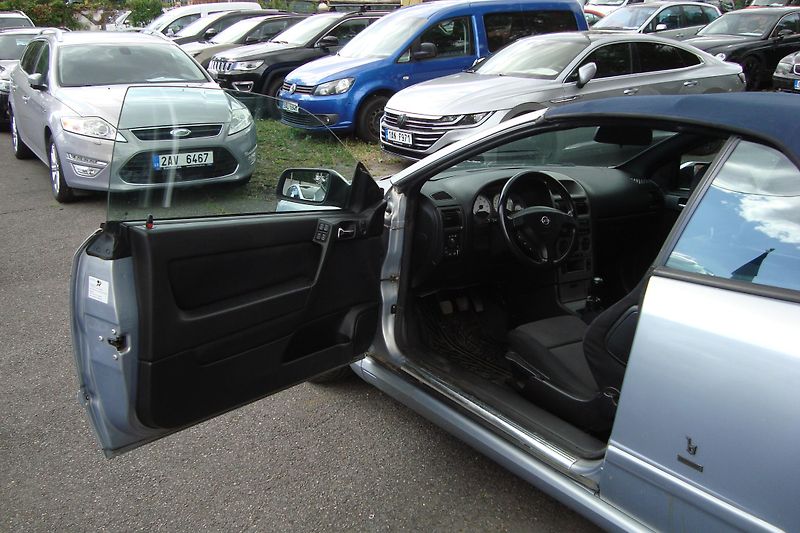 Opel Astra (2002) 1.6i,16V,Cabrio,Bertone,El.Stř - fotka 29 z 65