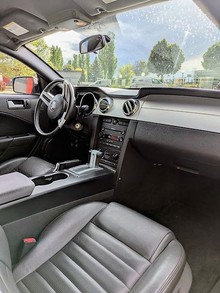 Ford Mustang GT 4,6 V8 - fotka 9 z 13