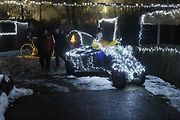 Krásně nazdobený zemědělský motorobot.