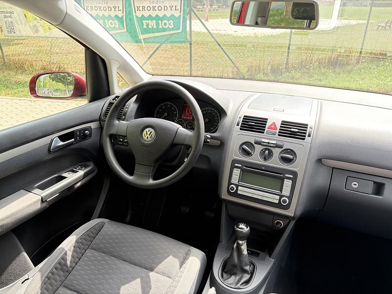 Volkswagen Touran 1.6 75KW 7 míst Trendline  - fotka 26 z 33
