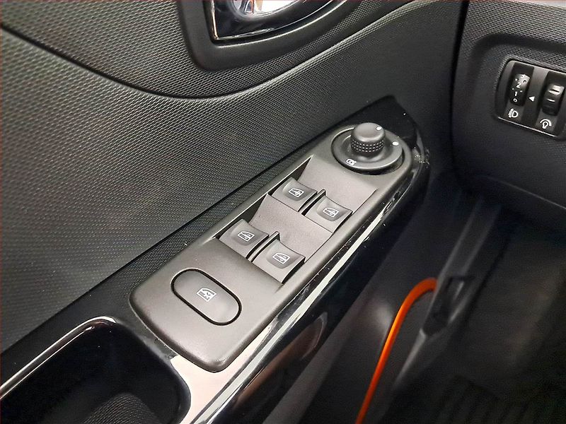Renault Captur (2013) 1.2 TCe, Automat, Tempomat - fotka 16 z 16