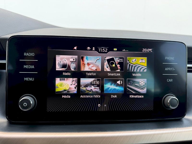 Škoda Scala (2022) 1.5 TSI 110kW Style Full-LED - fotka 22 z 35