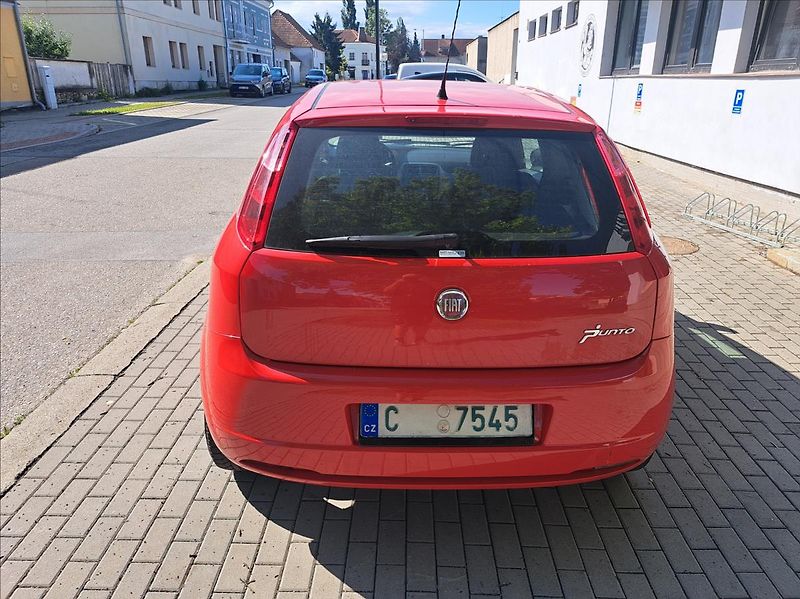 Fiat Punto 1,2 i - fotka 8 z 32
