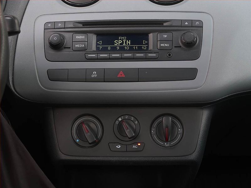 Seat Ibiza (2014) 1.2 TSI - fotka 12 z 14