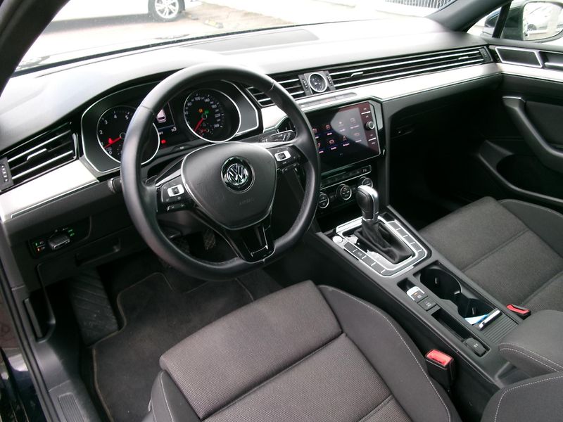 Volkswagen Passat Variant (2018) 1,5TSI AC NAVI ACC BT - fotka 32 z 39