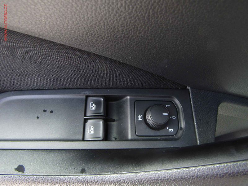 Škoda Kamiq (2021) 1.0TSi, 2.maj,ČR, LED, AC - fotka 11 z 18