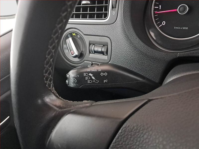 Volkswagen Polo (2012) 1.6 TDI, Tempomat - fotka 16 z 17