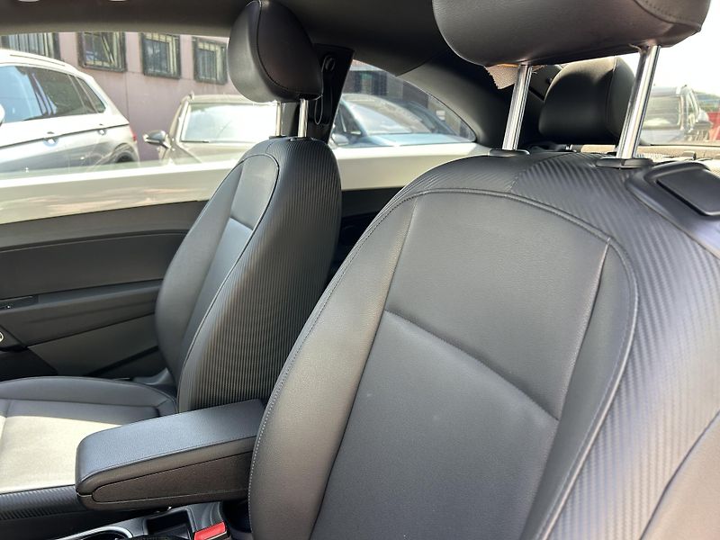 Volkswagen Beetle (2014) 2.0Tdi 103KW DSG 131tis km - fotka 13 z 35