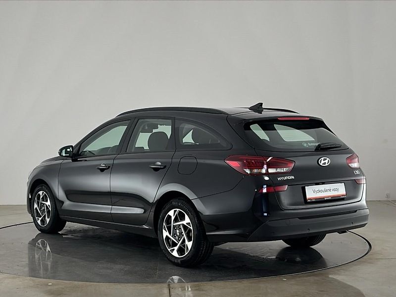 Hyundai i30 Smart DCT - fotka 15 z 26