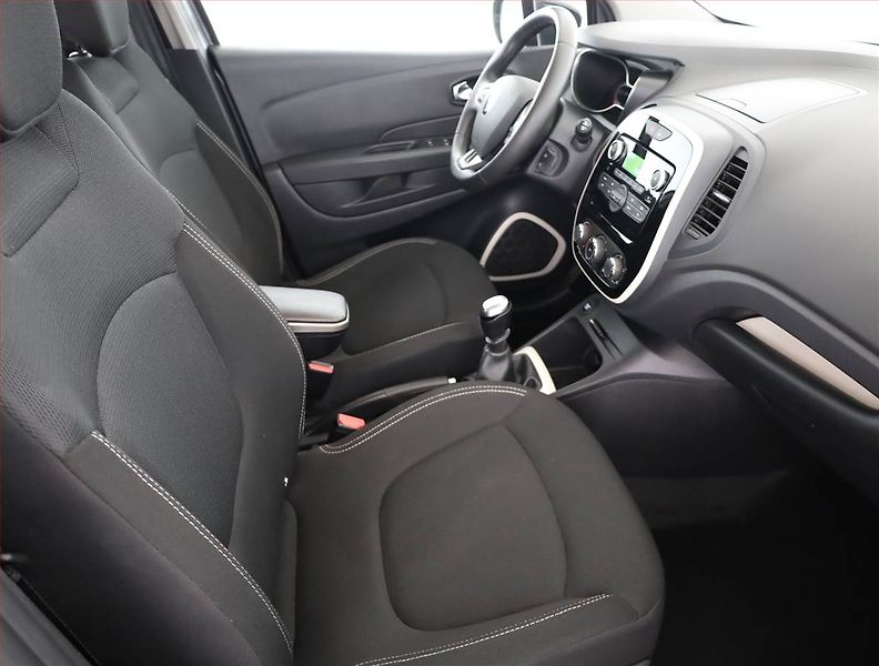 Renault Captur (2018) 1.2 TCe, Tempomat - fotka 7 z 19
