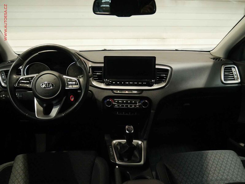 Kia Ceed (2021) 1.5T-GDI, 1.maj,ČR, servis - fotka 8 z 20