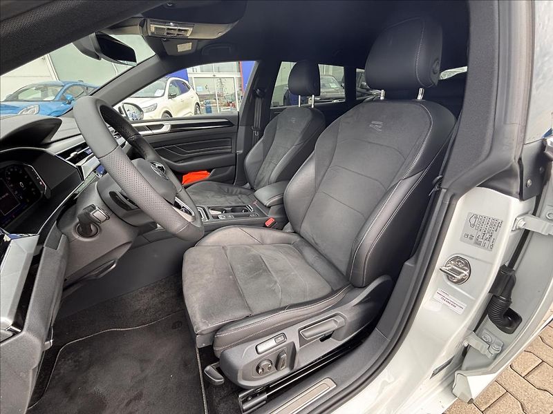 Volkswagen Arteon 2,0 TSI R-Line 206kW DSG - fotka 22 z 38