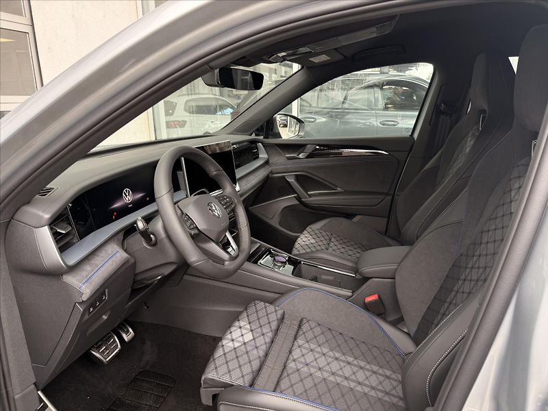 Volkswagen Tayron (2025) 1,5 TSI 150kW eHybrid  R-Line - fotka 12 z 21